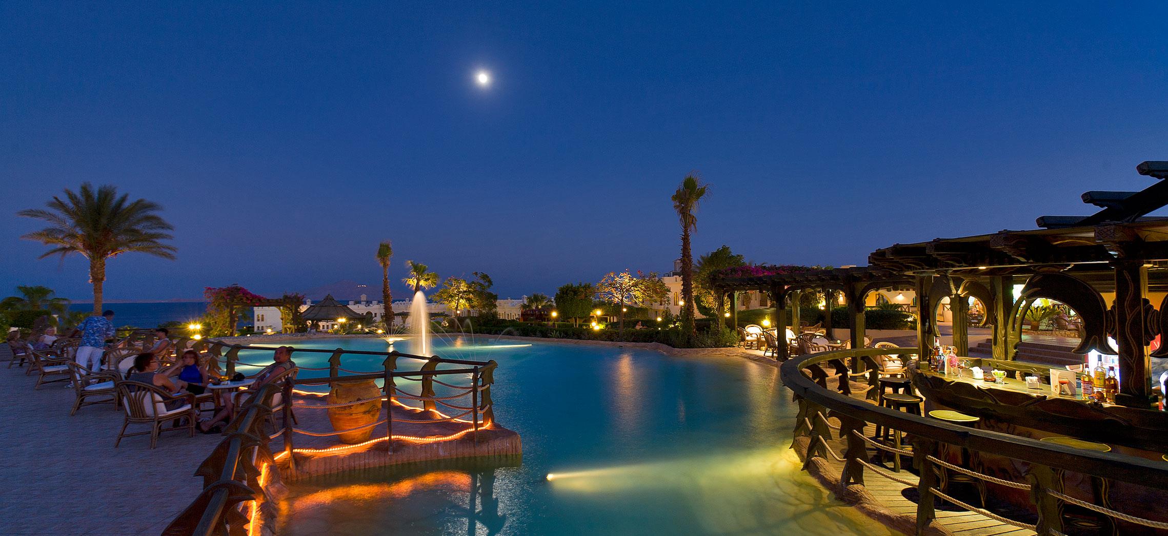 Charmillion Club Resort Charm el-Cheikh Extérieur photo The resort at night